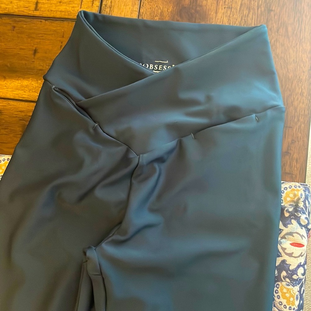 Obsession XS leggings in the Color blue.
